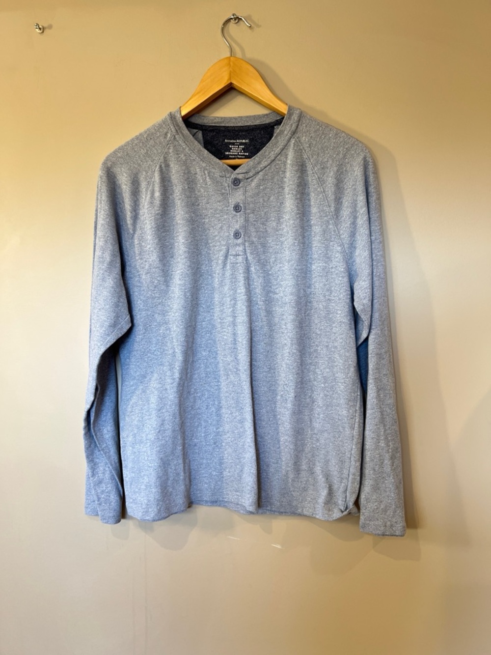 Banana Republic Men's Heather Gray Long-Sleeve Henley